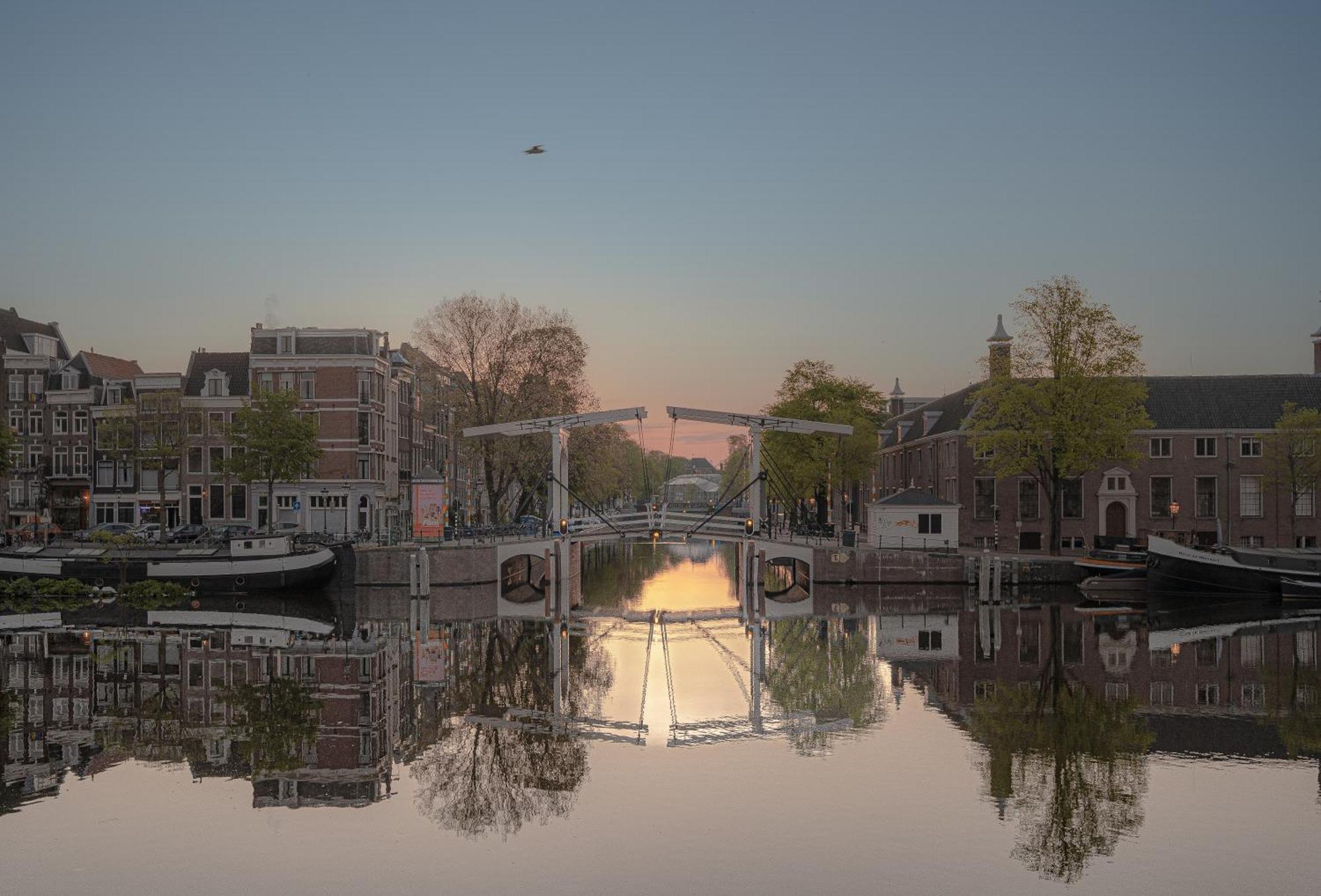 Skinny Bridge Boutique Stay Amsterdam Exterior photo